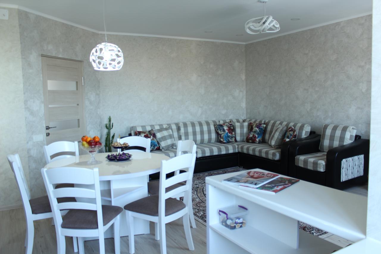 Apartment In The Karakol Heart ภายนอก รูปภาพ